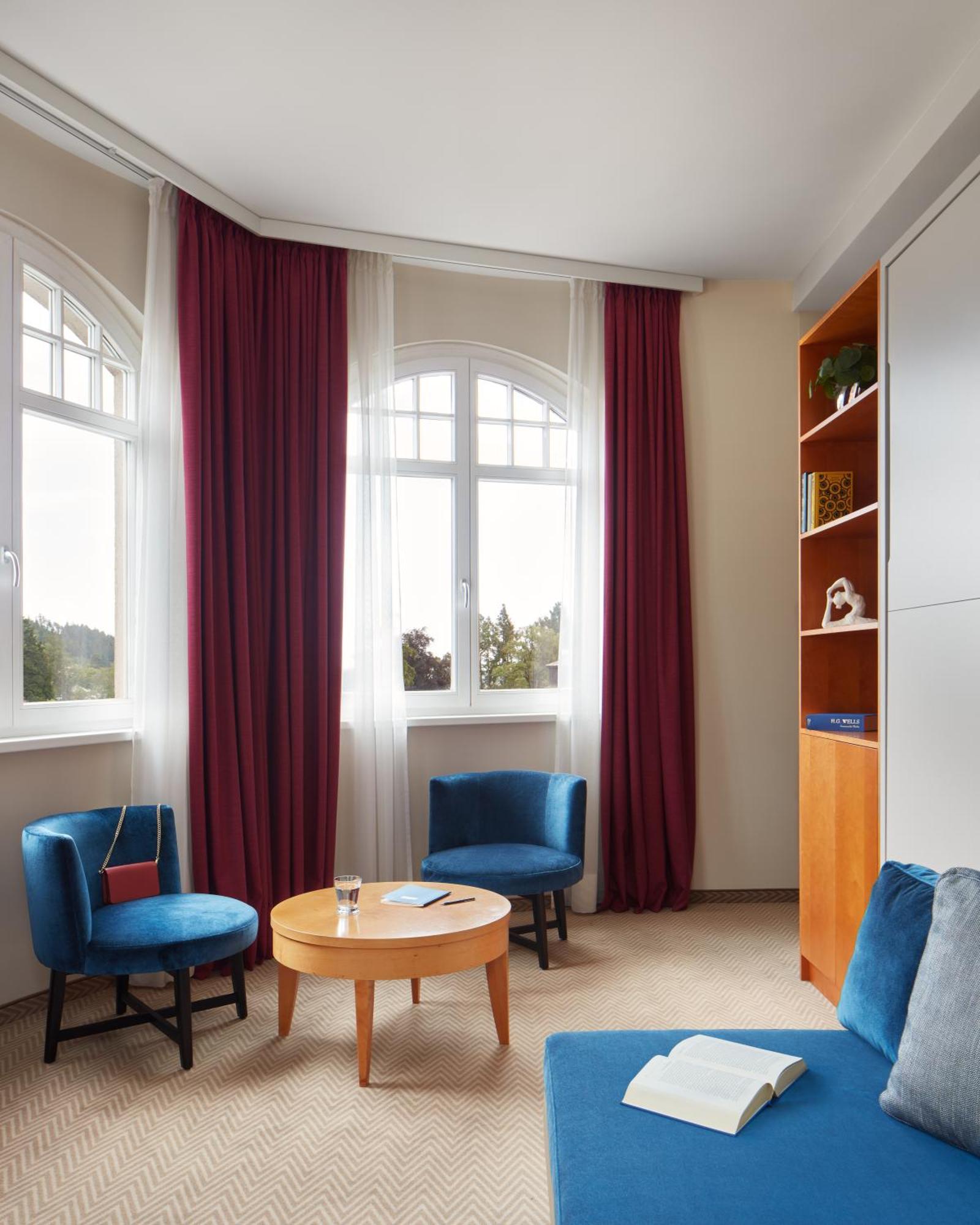Falkensteiner Spa Resort Mariánské Lázně Cameră foto Curtains in a living room